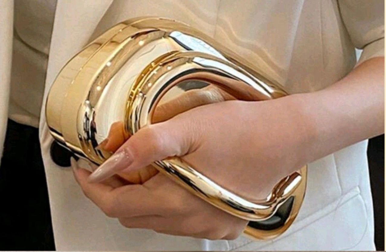 CLASSY GOLDEN CLUTCH BAG - DECENT SIZE - TREASURE FINDS